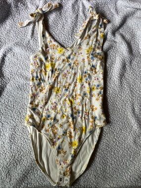 Old Navy Cream Floral Ribbed Tie-Shoulder Bodysuit